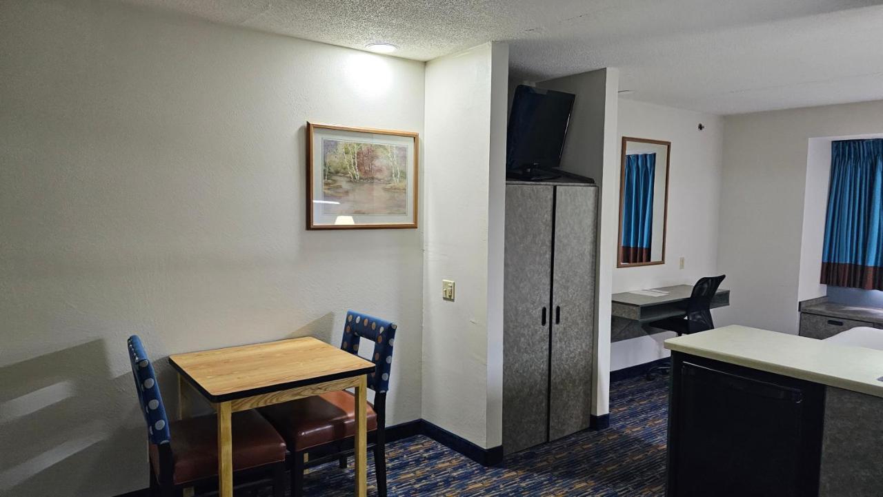 Mj Inn And Suites Marienville Екстер'єр фото